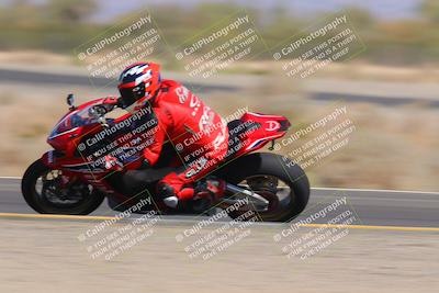 media/Oct-09-2022-SoCal Trackdays (Sun) [[95640aeeb6]]/Turn 15 Inside Distant Pans (1145am)/